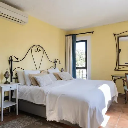 Moroccan Style فندق مبيت وإفطار ماربيا